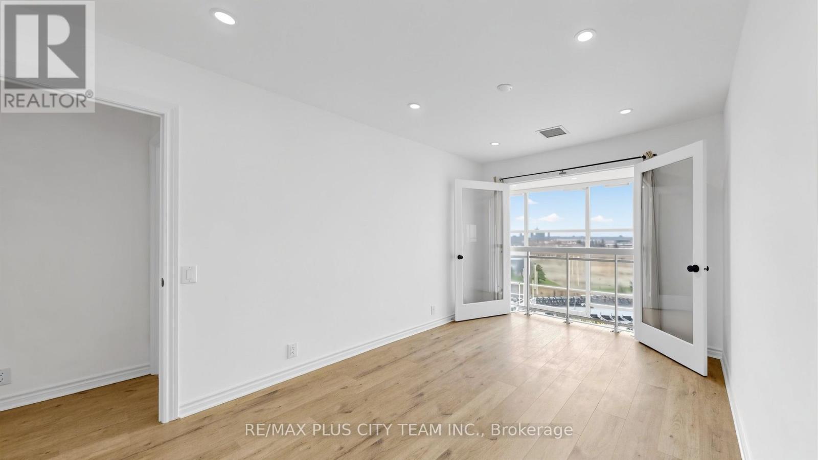 812 - 1720 Eglinton Avenue E, Toronto, Ontario  M4A 2X8 - Photo 23 - C13026484