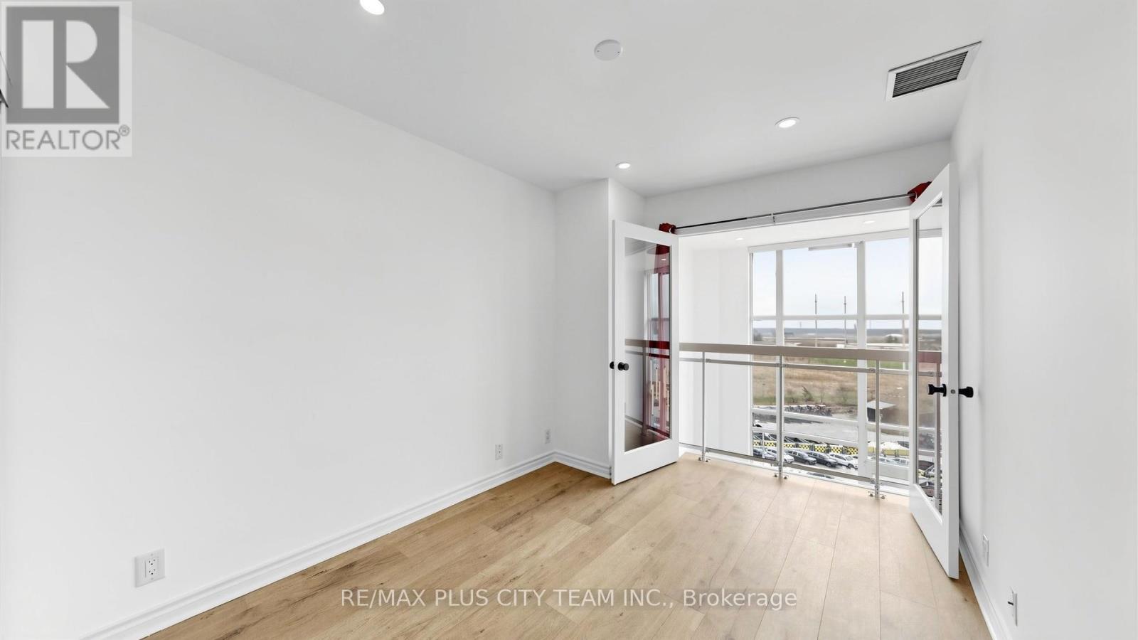 812 - 1720 Eglinton Avenue E, Toronto, Ontario  M4A 2X8 - Photo 24 - C13026484