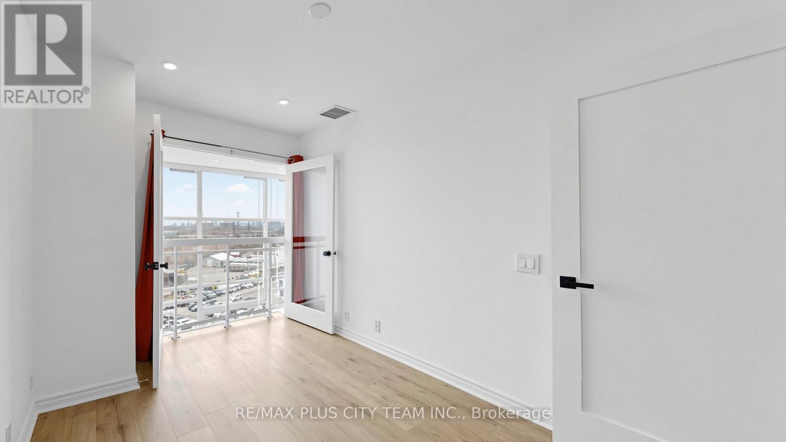 812 - 1720 Eglinton Avenue E, Toronto, Ontario  M4A 2X8 - Photo 26 - C13026484