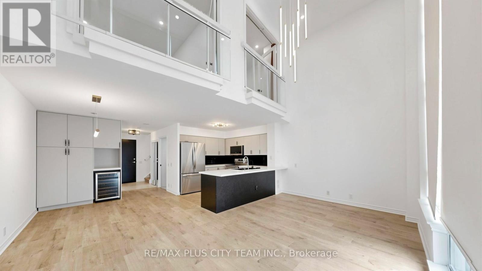 812 - 1720 Eglinton Avenue E, Toronto, Ontario  M4A 2X8 - Photo 4 - C13026484