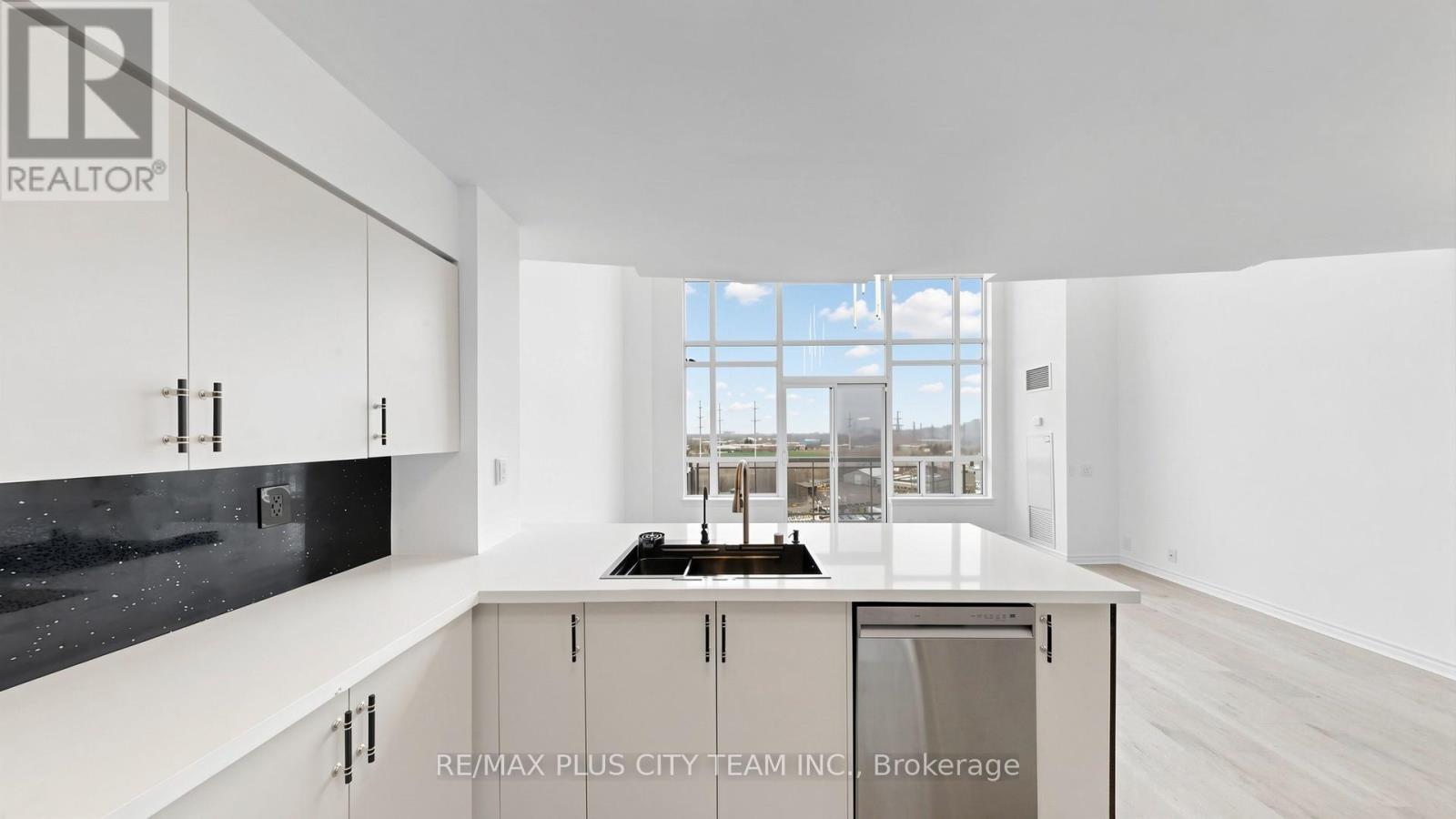 812 - 1720 Eglinton Avenue E, Toronto, Ontario  M4A 2X8 - Photo 9 - C13026484