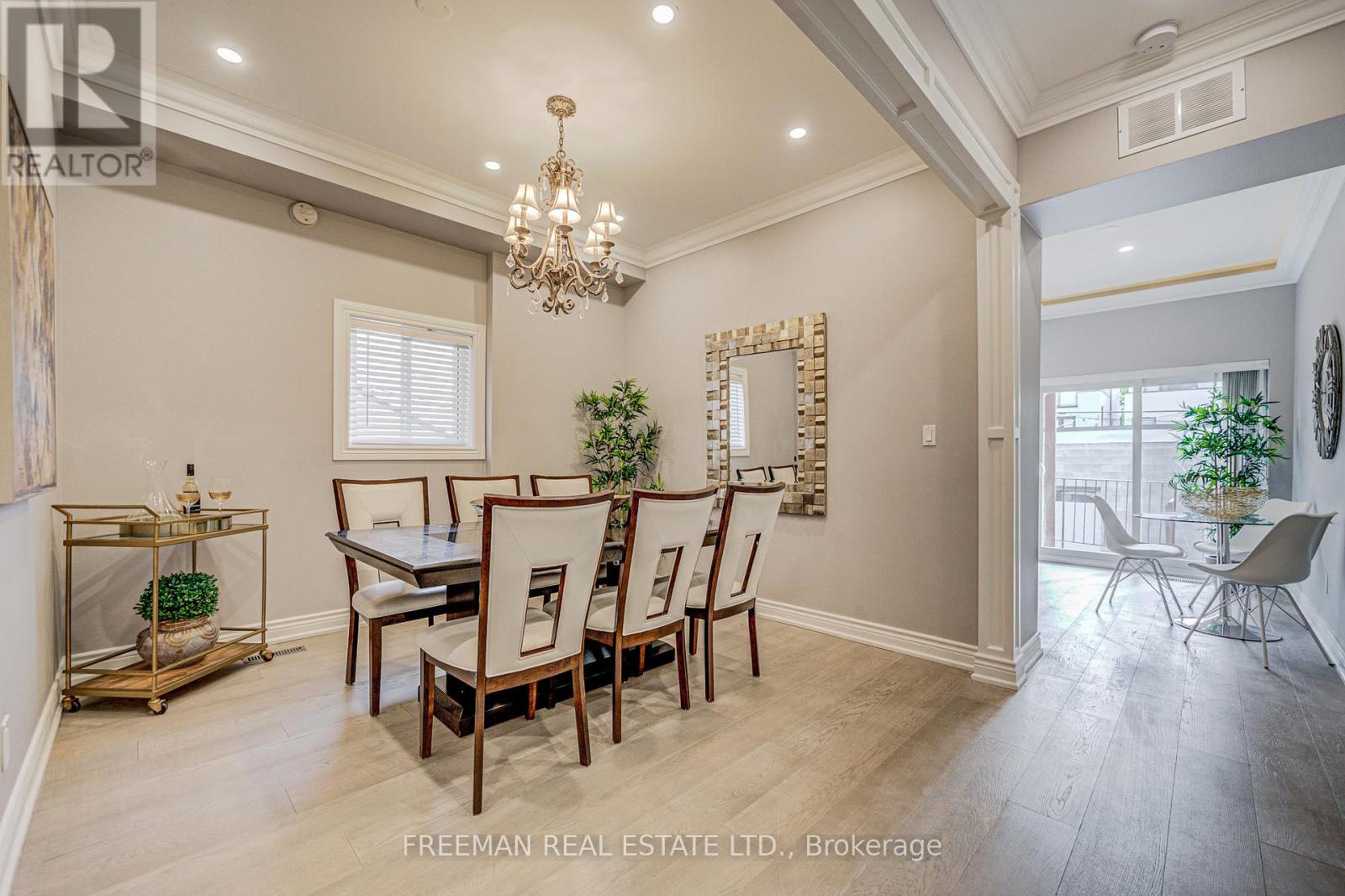 Main&2nd Floor - 916 Manning Avenue, Toronto, Ontario  M6G 2X4 - Photo 11 - C13026526