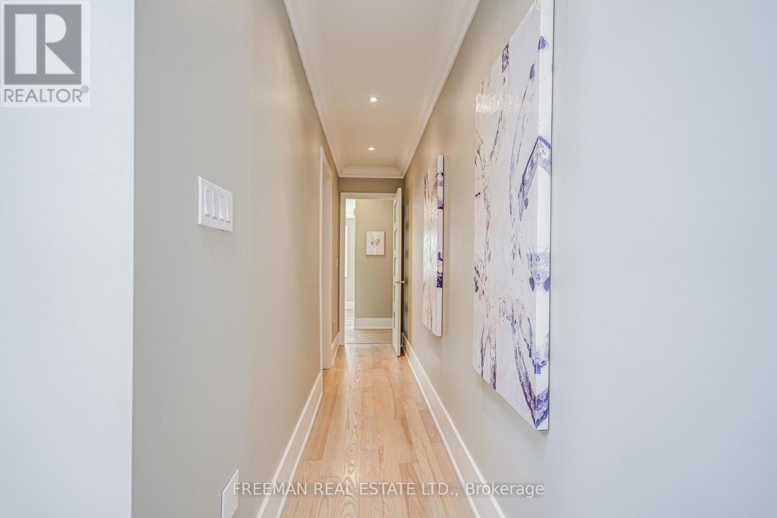 Main&2nd Floor - 916 Manning Avenue, Toronto, Ontario  M6G 2X4 - Photo 14 - C13026526
