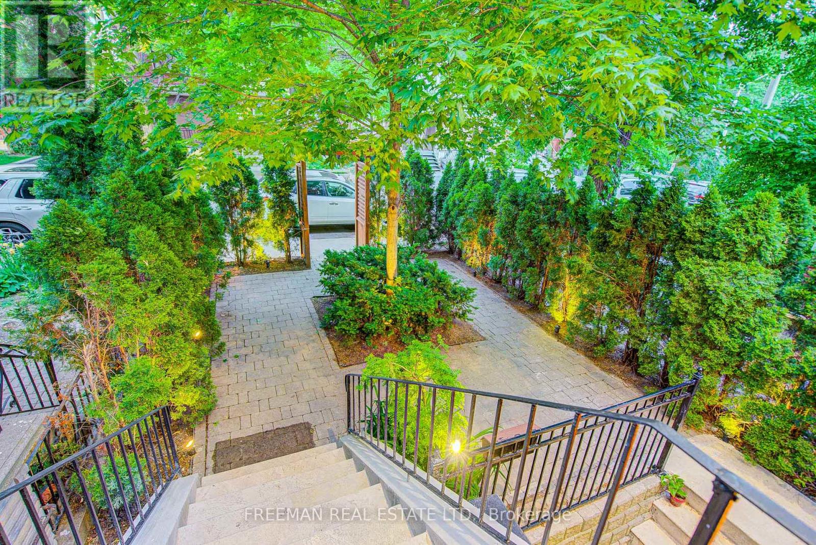 Main&2nd Floor - 916 Manning Avenue, Toronto, Ontario  M6G 2X4 - Photo 2 - C13026526