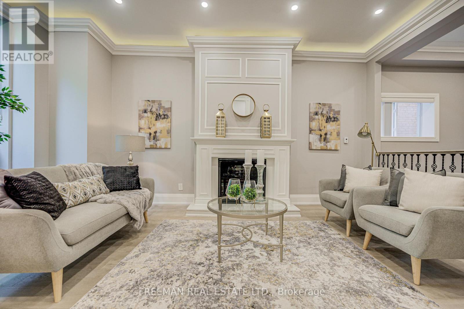 Main&2nd Floor - 916 Manning Avenue, Toronto, Ontario  M6G 2X4 - Photo 3 - C13026526