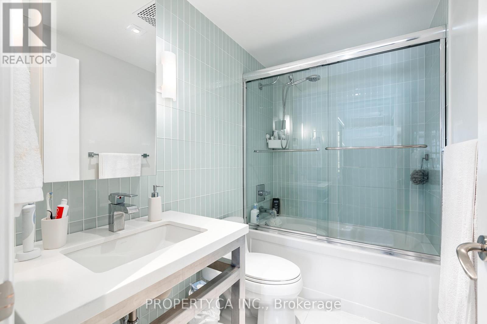 1701 - 80 John Street, Toronto, Ontario  M5V 3X4 - Photo 12 - C13026534