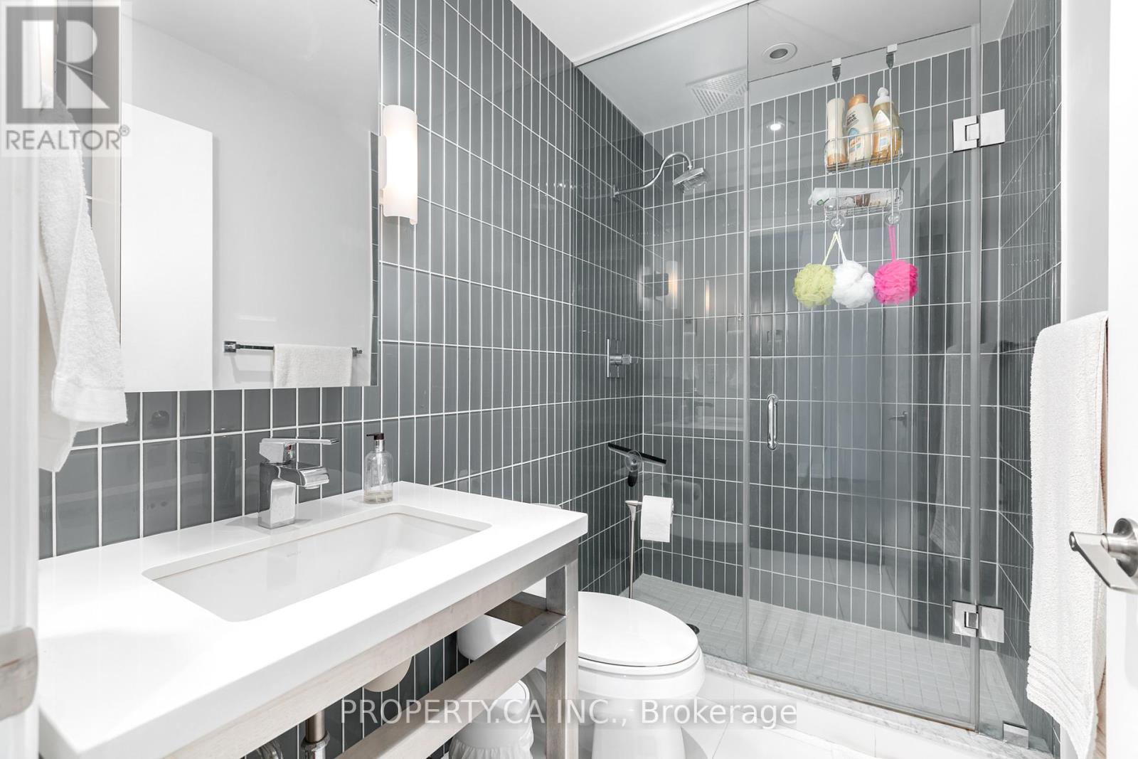 1701 - 80 John Street, Toronto, Ontario  M5V 3X4 - Photo 4 - C13026534