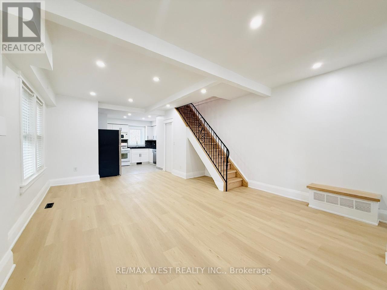 Main & 2nd - 123 Kingston Road, Toronto, Ontario  M4L 1T2 - Photo 10 - E13026514