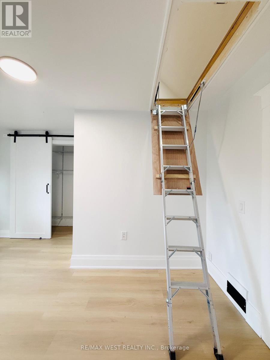 Main & 2nd - 123 Kingston Road, Toronto, Ontario  M4L 1T2 - Photo 19 - E13026514