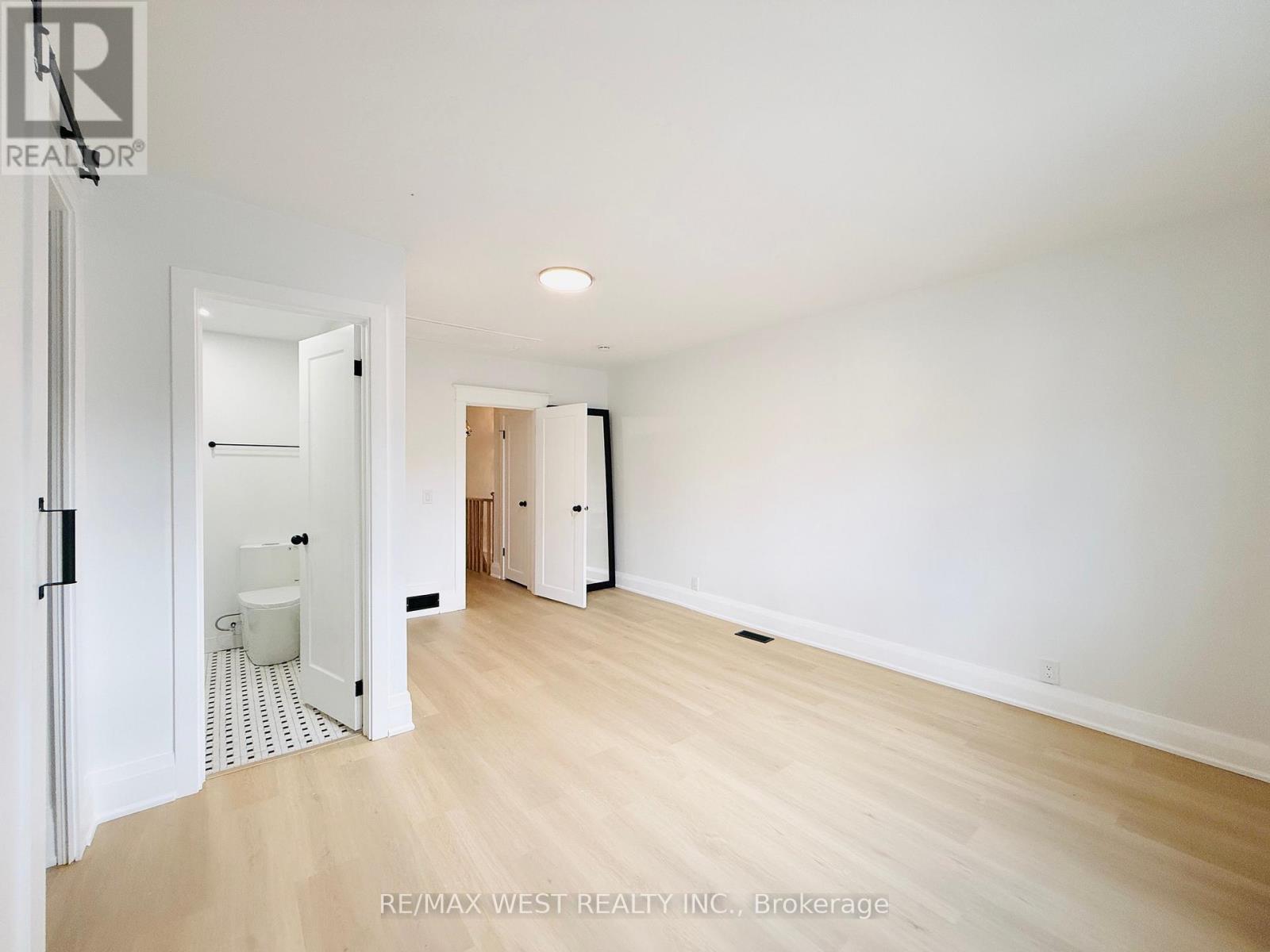 Main & 2nd - 123 Kingston Road, Toronto, Ontario  M4L 1T2 - Photo 21 - E13026514