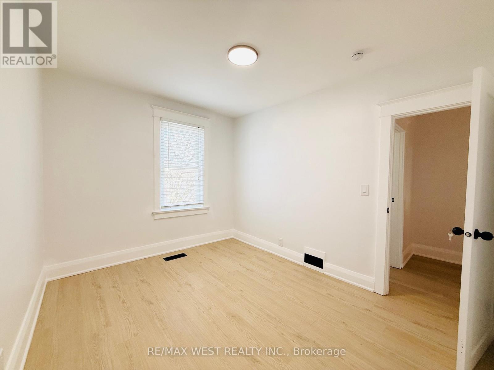 Main & 2nd - 123 Kingston Road, Toronto, Ontario  M4L 1T2 - Photo 26 - E13026514