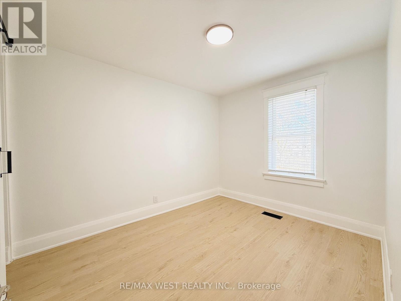 Main & 2nd - 123 Kingston Road, Toronto, Ontario  M4L 1T2 - Photo 27 - E13026514