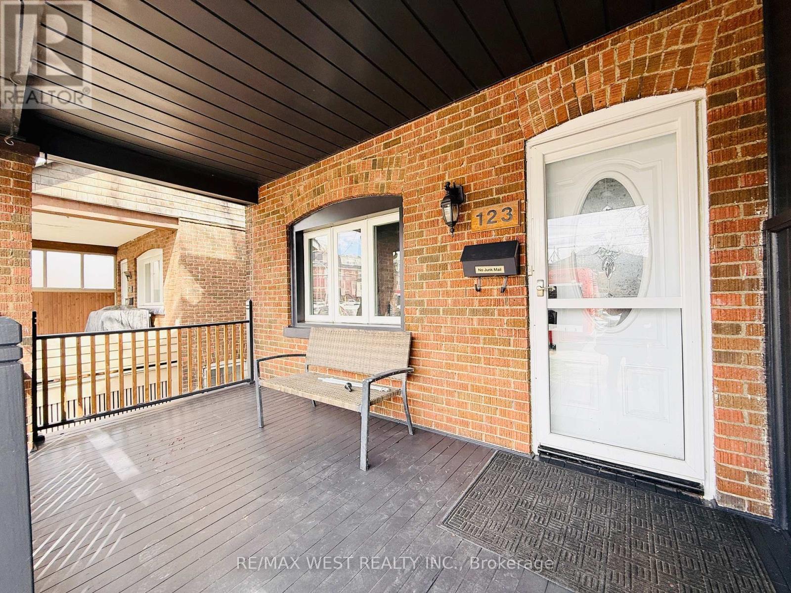 Main & 2nd - 123 Kingston Road, Toronto, Ontario  M4L 1T2 - Photo 3 - E13026514