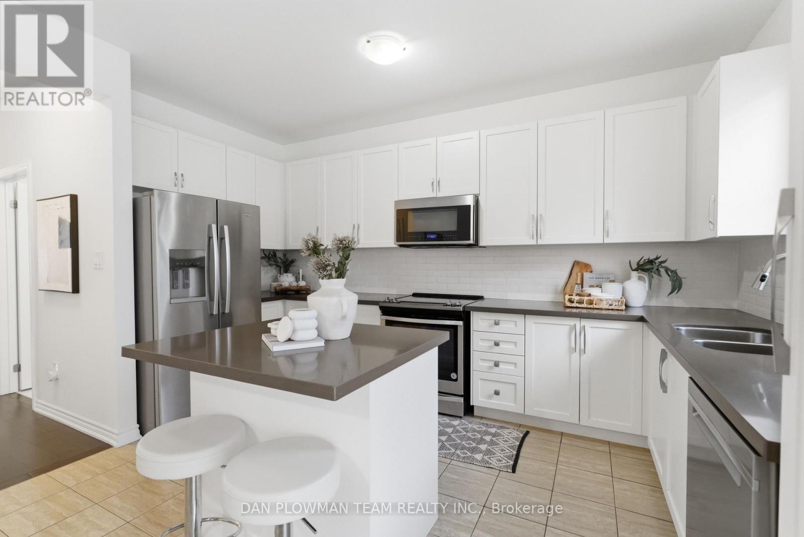 28 Sheldon Drive, Ajax (Central), Ontario  L1T 0L9 - Photo 12 - E13026606