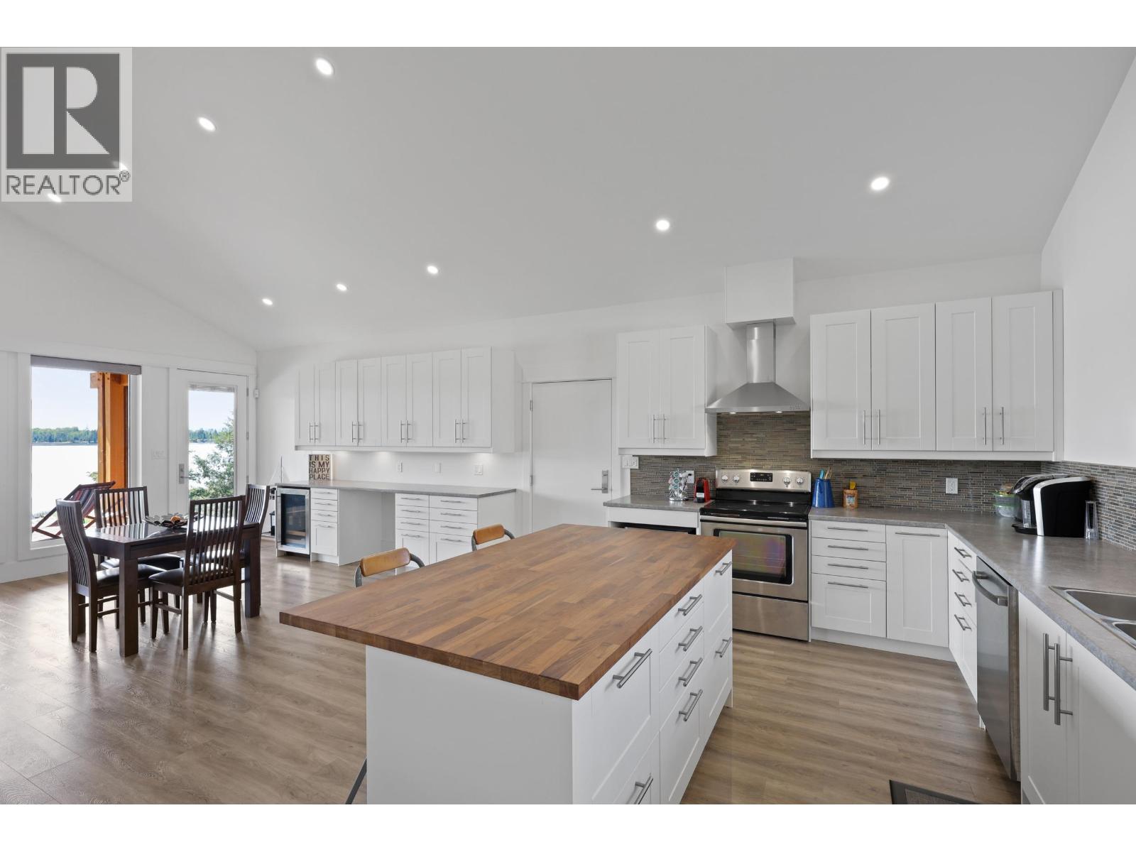 1 Point Road, Lone Butte, British Columbia  V0K 2K2 - Photo 18 - R3114164