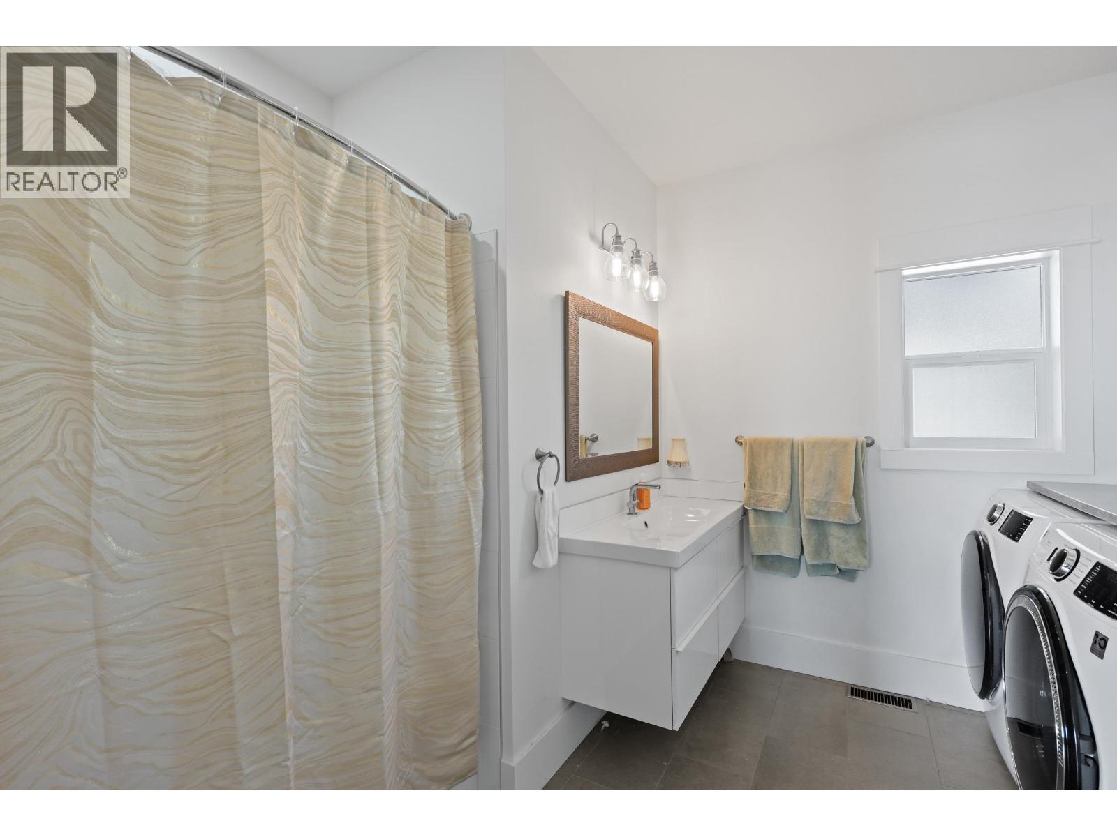 1 Point Road, Lone Butte, British Columbia  V0K 2K2 - Photo 25 - R3114164