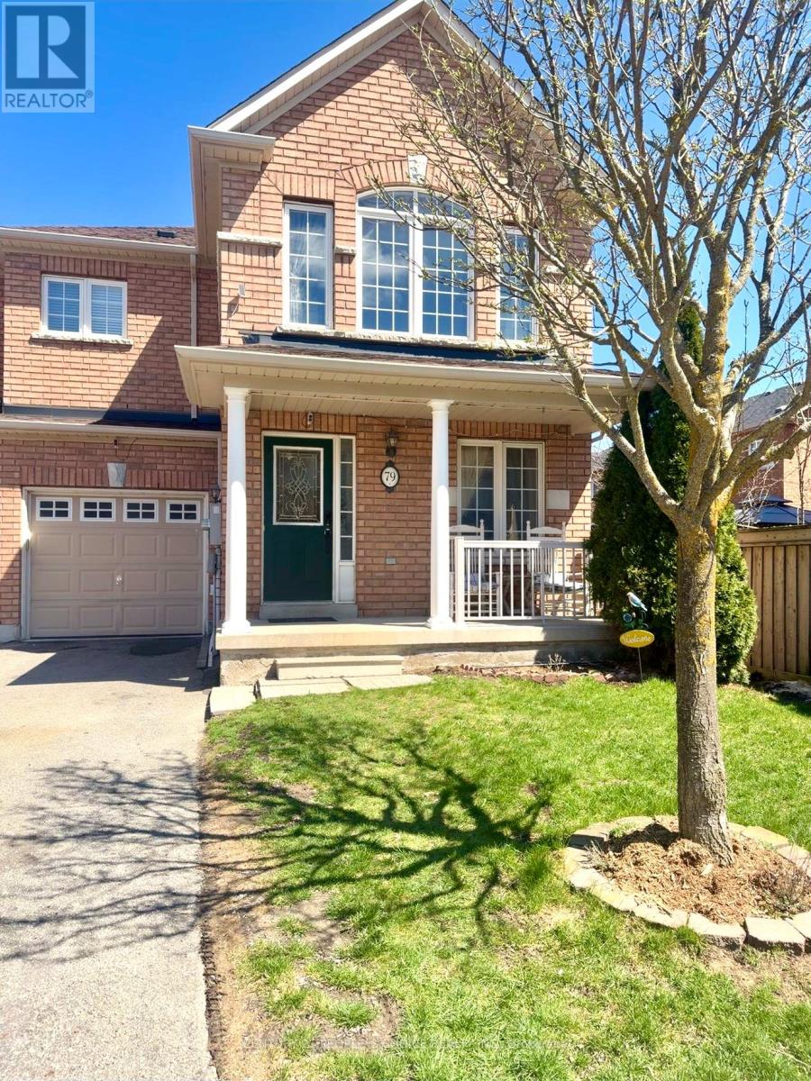 79 Beare Trail, Newmarket, Ontario  L3X 3B3 - Photo 2 - N13026402