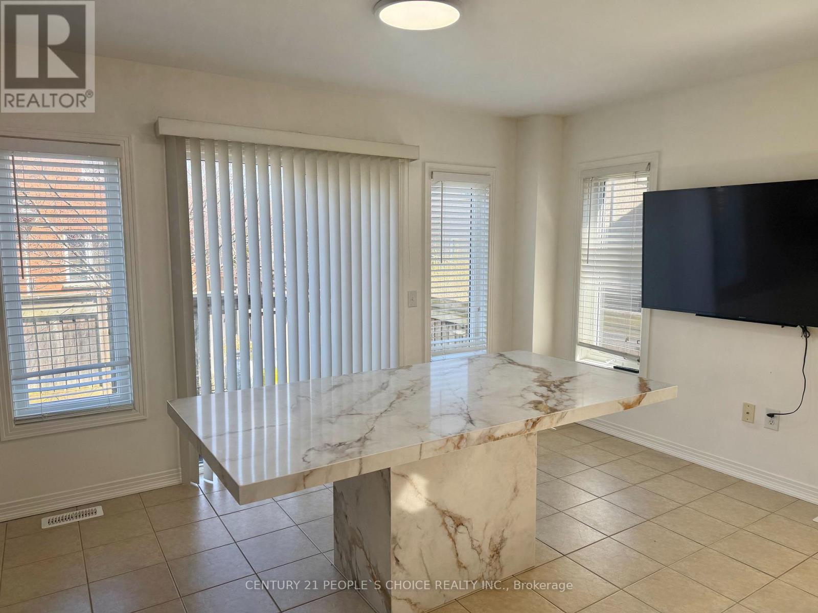 79 Beare Trail, Newmarket, Ontario  L3X 3B3 - Photo 3 - N13026402