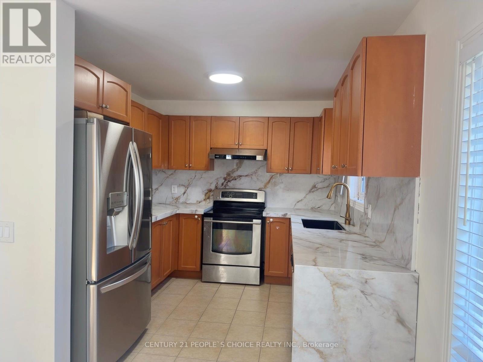 79 Beare Trail, Newmarket, Ontario  L3X 3B3 - Photo 7 - N13026402