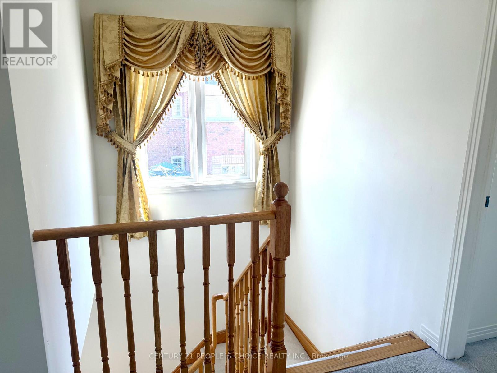 79 Beare Trail, Newmarket, Ontario  L3X 3B3 - Photo 8 - N13026402