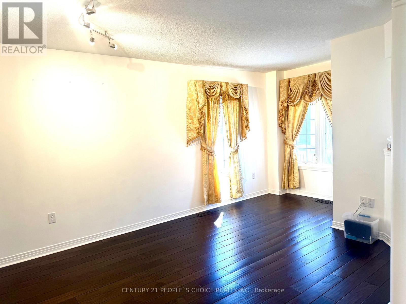 79 Beare Trail, Newmarket, Ontario  L3X 3B3 - Photo 9 - N13026402