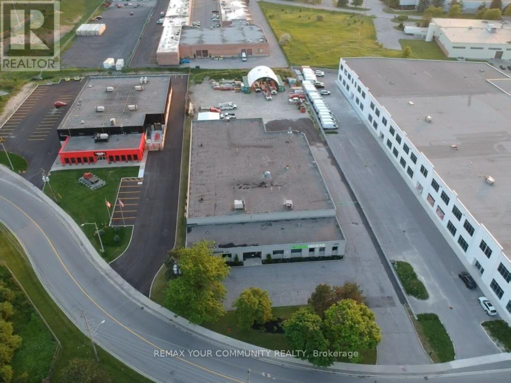 145 Engelhard Drive, Aurora, Ontario  L4G 3V1 - Photo 2 - N13026472