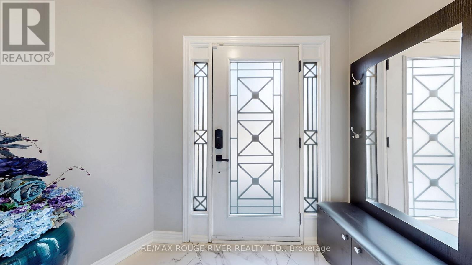 32 Dalmato Court, Vaughan (Vaughan Grove), Ontario  L4L 8X7 - Photo 3 - N13026528