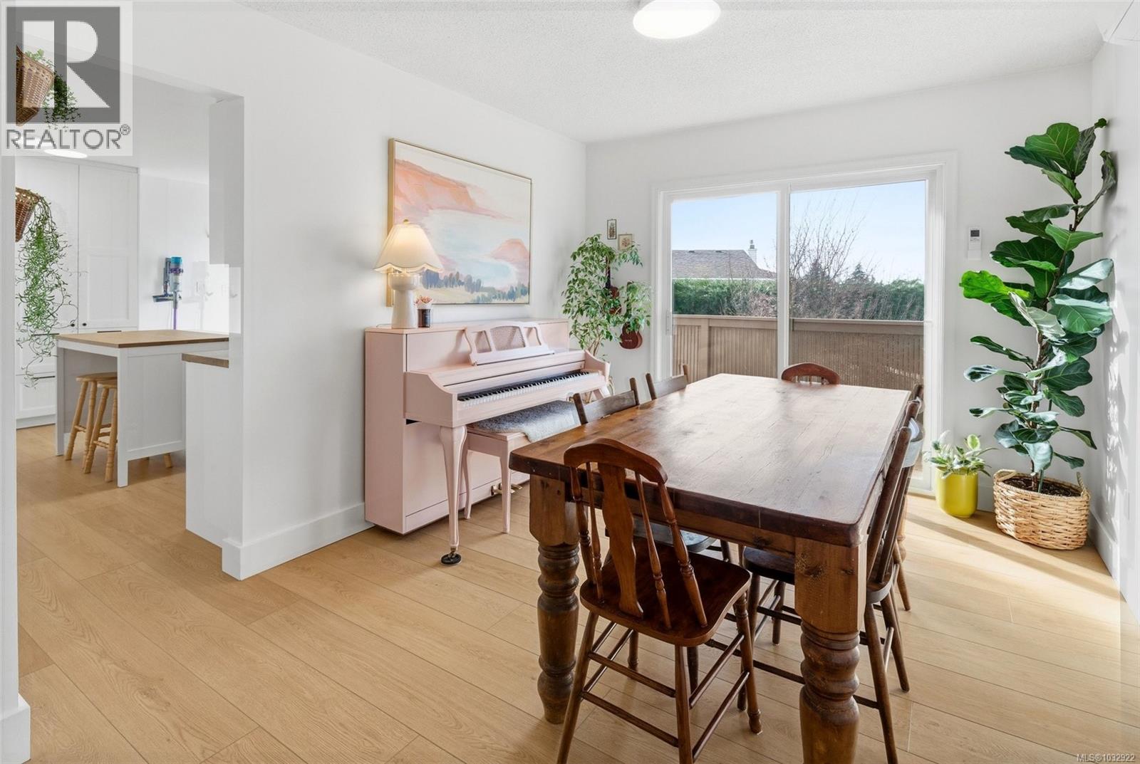 4285 Caen Rd, Saanich, British Columbia  V8X 3S5 - Photo 8 - 1032922