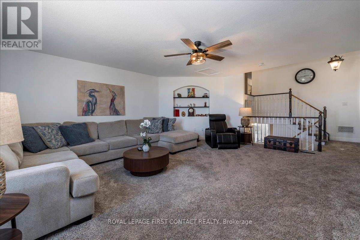 83 Violet Street, Barrie (Holly), Ontario  L4N 9N3 - Photo 15 - S13026492