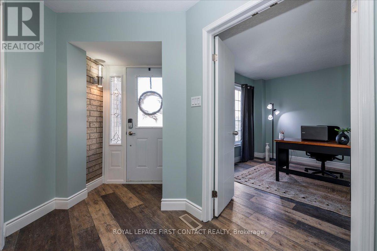 83 Violet Street, Barrie (Holly), Ontario  L4N 9N3 - Photo 4 - S13026492