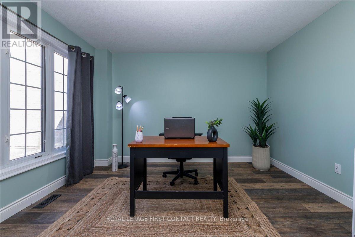 83 Violet Street, Barrie (Holly), Ontario  L4N 9N3 - Photo 5 - S13026492