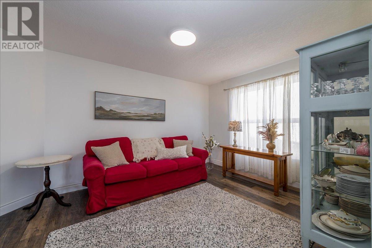 83 Violet Street, Barrie (Holly), Ontario  L4N 9N3 - Photo 6 - S13026492