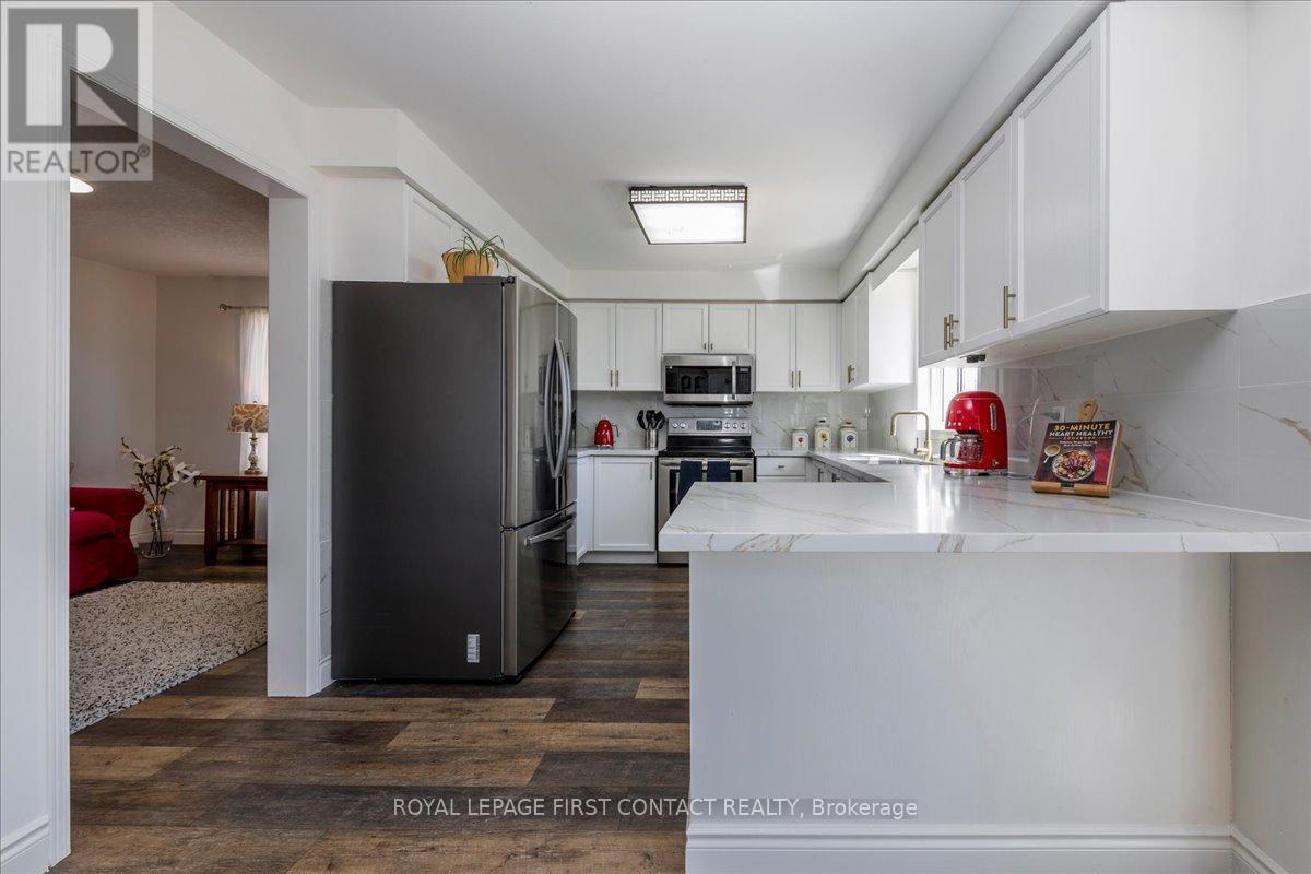 83 Violet Street, Barrie (Holly), Ontario  L4N 9N3 - Photo 8 - S13026492