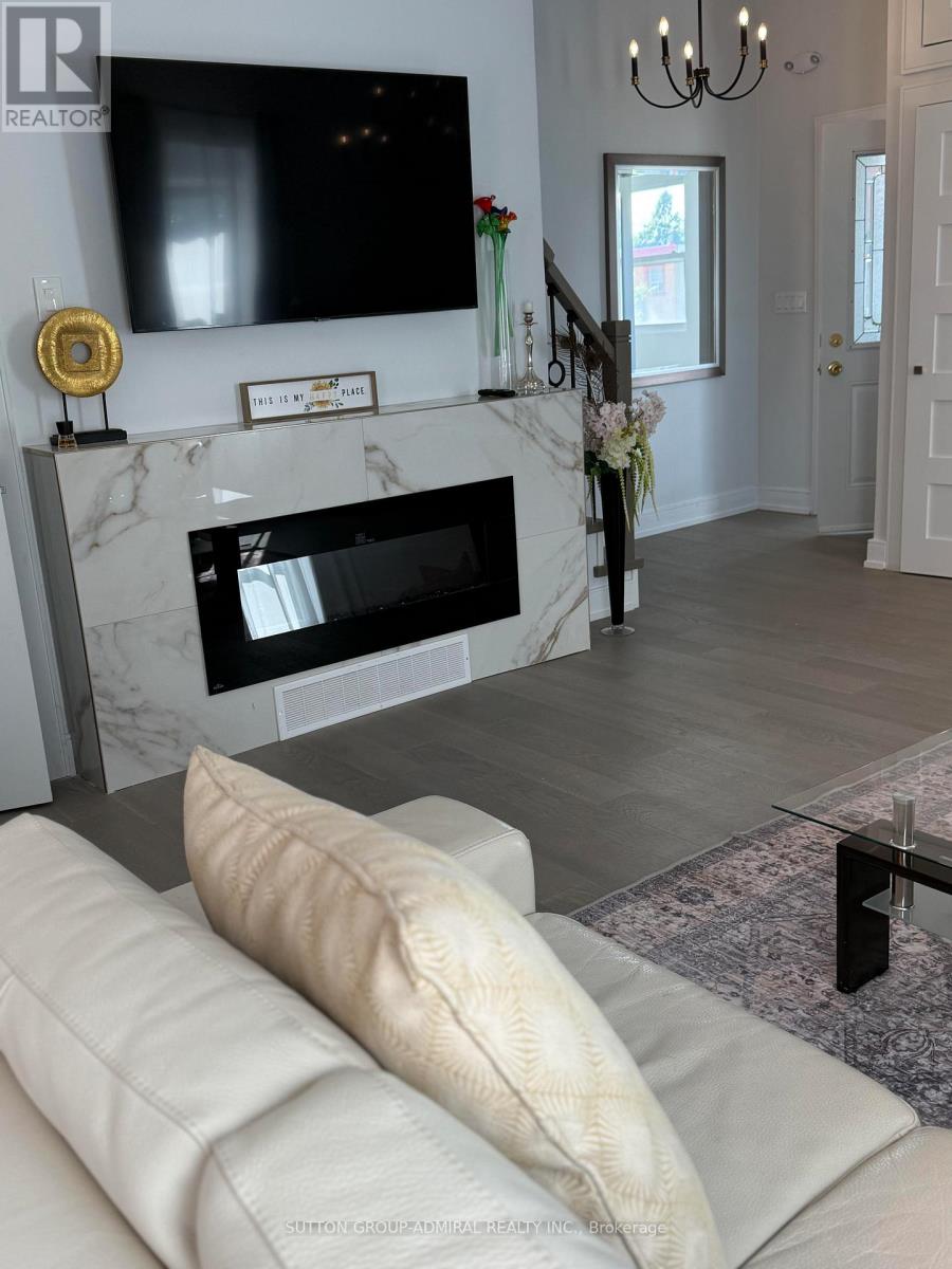 97 Laclie Street, Orillia, Ontario  L3V 4W9 - Photo 7 - S13026576