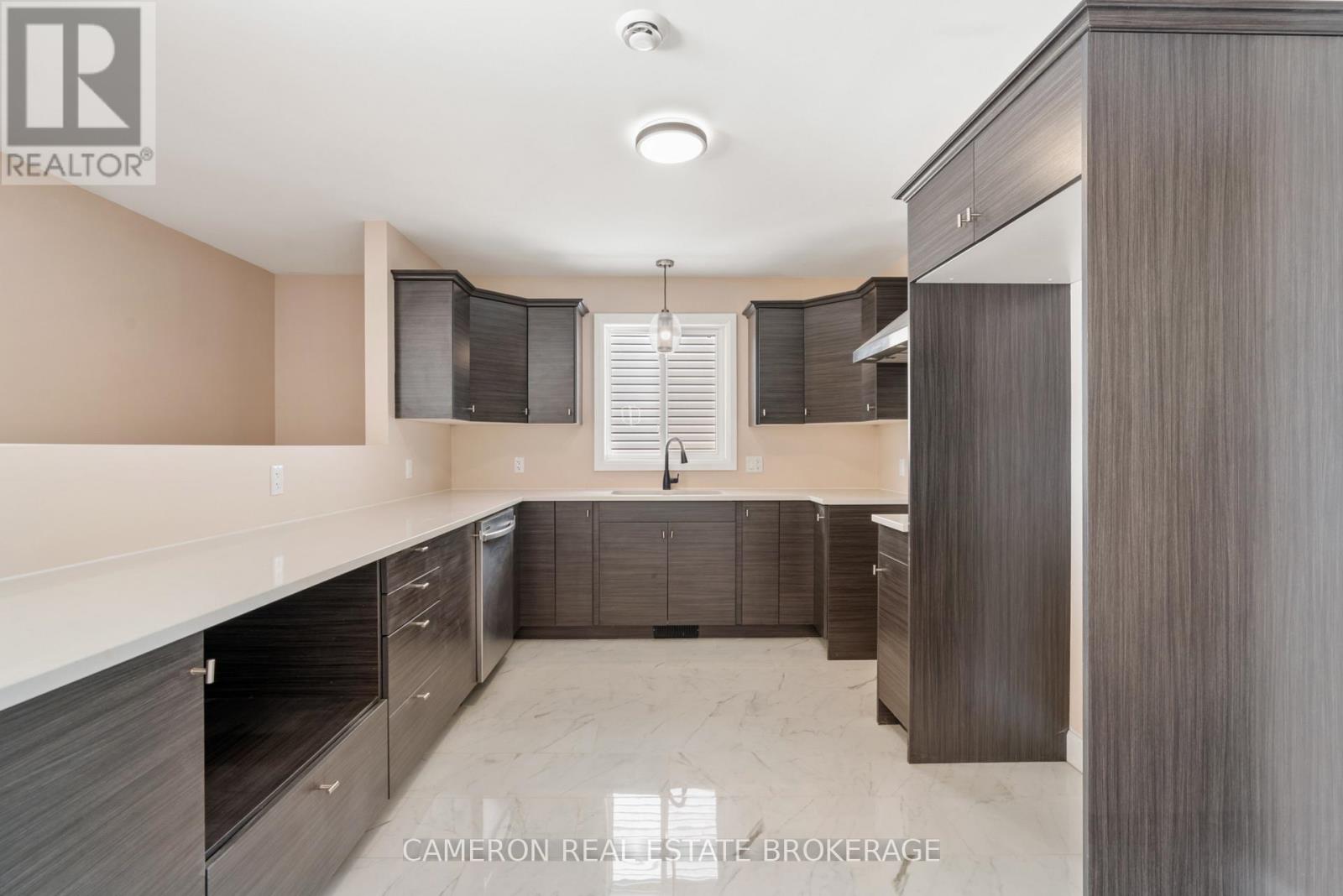 85 Portland Drive, Cornwall, Ontario  K6H 0J5 - Photo 4 - X12840654