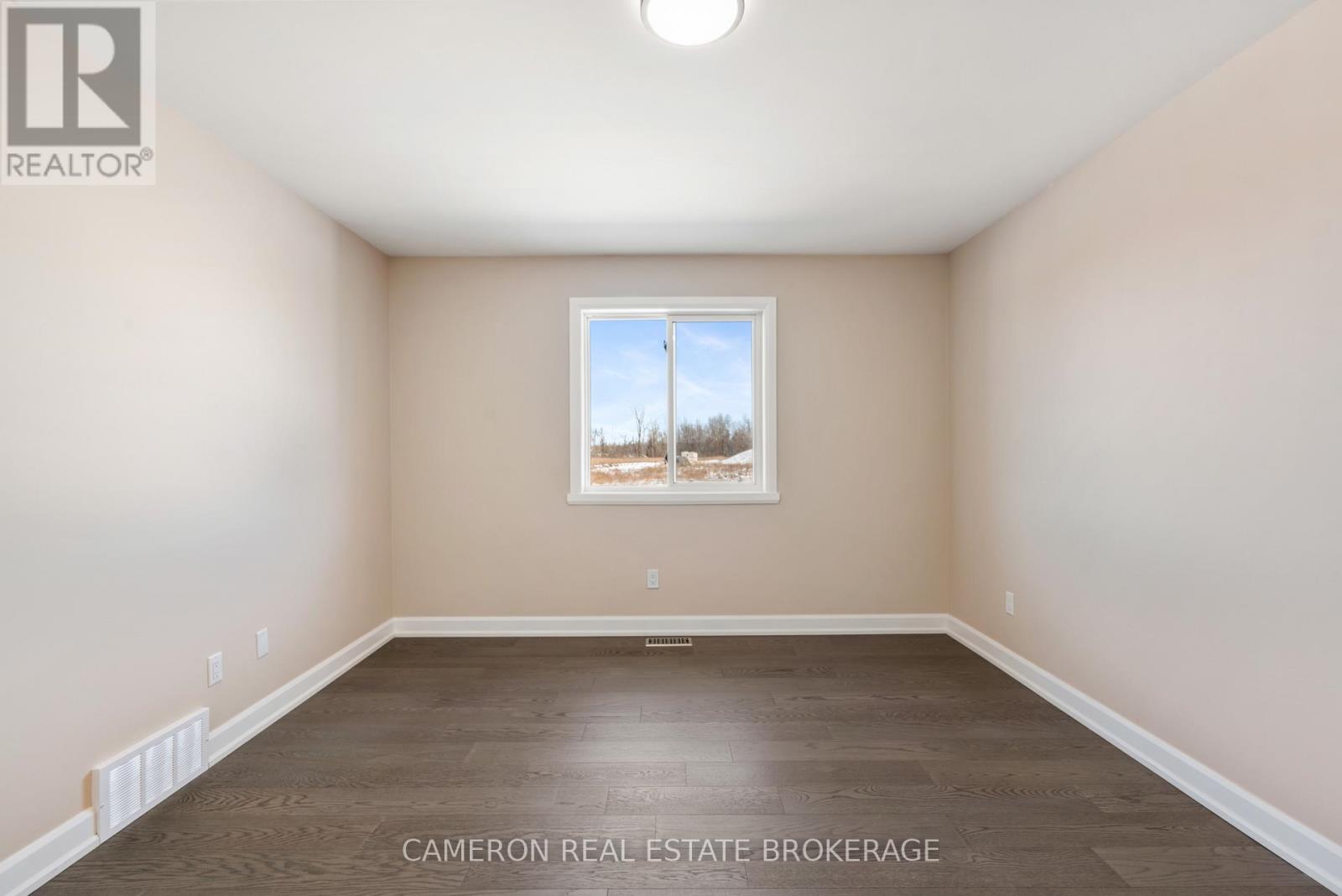 85 Portland Drive, Cornwall, Ontario  K6H 0J5 - Photo 9 - X12840654