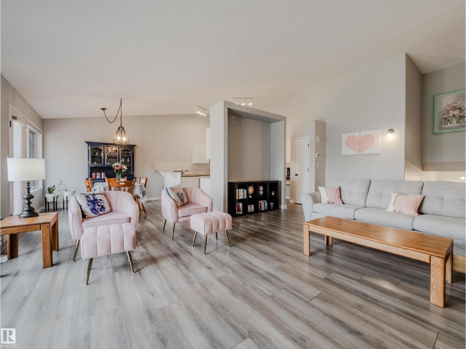 #18 64 BLACKBURN SW, Edmonton, Alberta