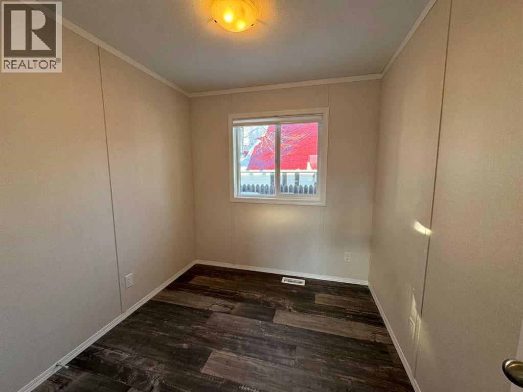 816 5th Avenue, Beaverlodge, Alberta  T0H 0C0 - Photo 7 - A2291419