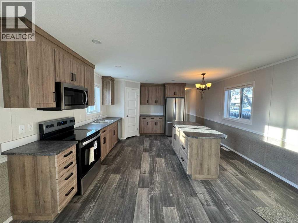 816 5th Avenue, Beaverlodge, Alberta  T0H 0C0 - Photo 2 - A2291419