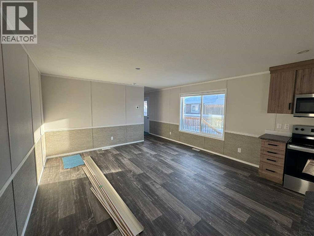 816 5th Avenue, Beaverlodge, Alberta  T0H 0C0 - Photo 4 - A2291419