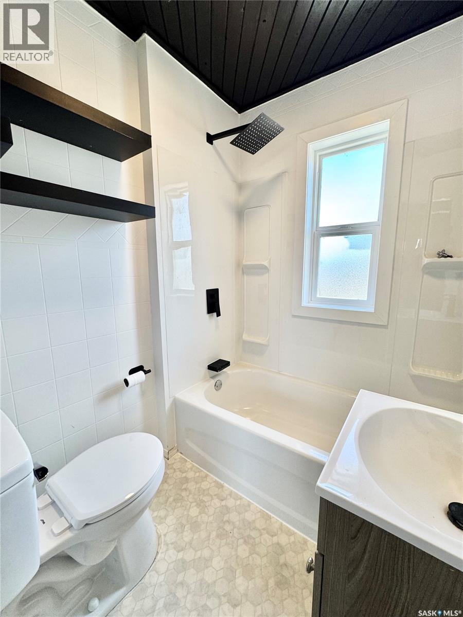 1467 15th Street W, Prince Albert, Saskatchewan  S6V 3S9 - Photo 11 - SK033564