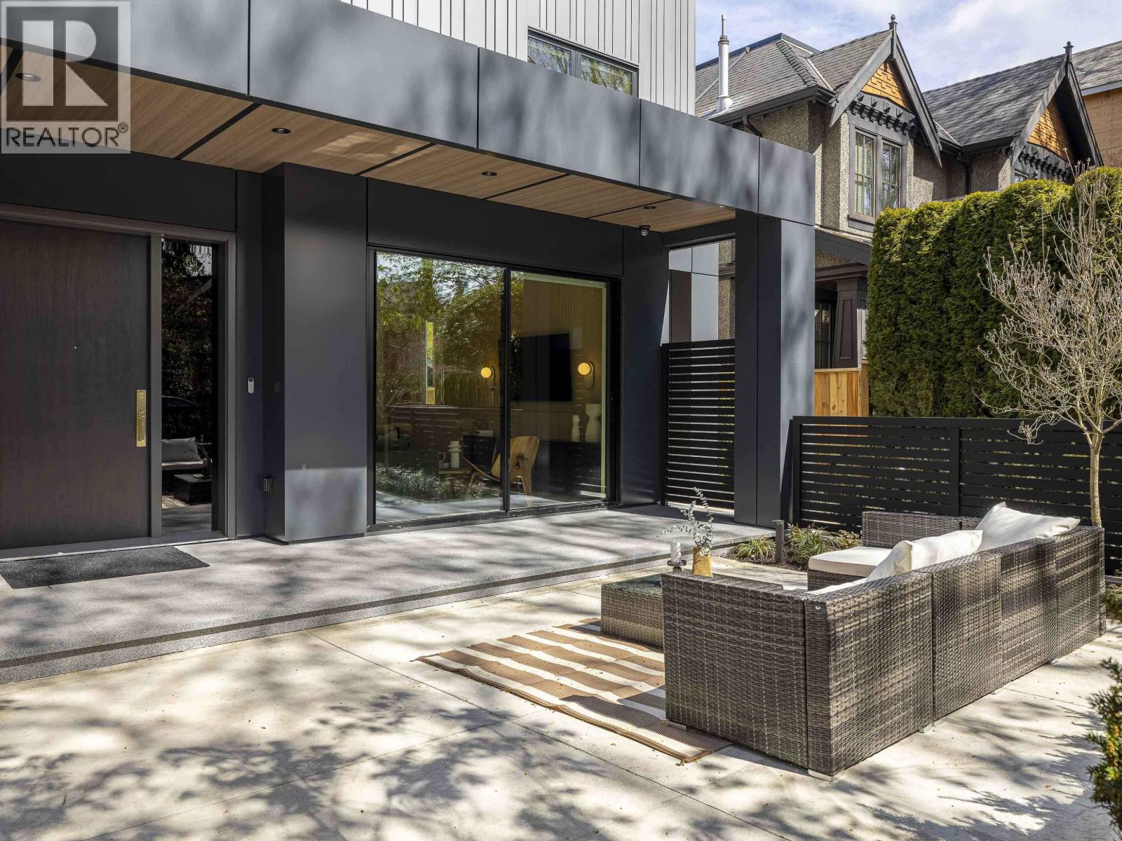 1 3255 13th Avenue, Vancouver, British Columbia  V6K 2V6 - Photo 11 - R3114042