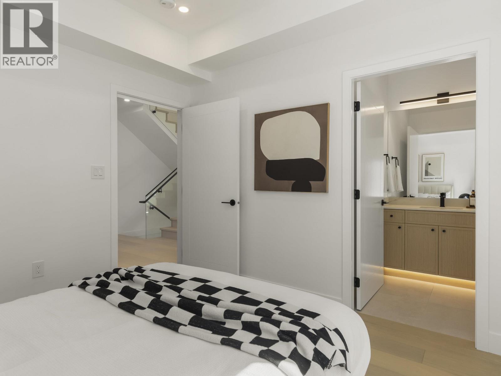 1 3255 13th Avenue, Vancouver, British Columbia  V6K 2V6 - Photo 17 - R3114042