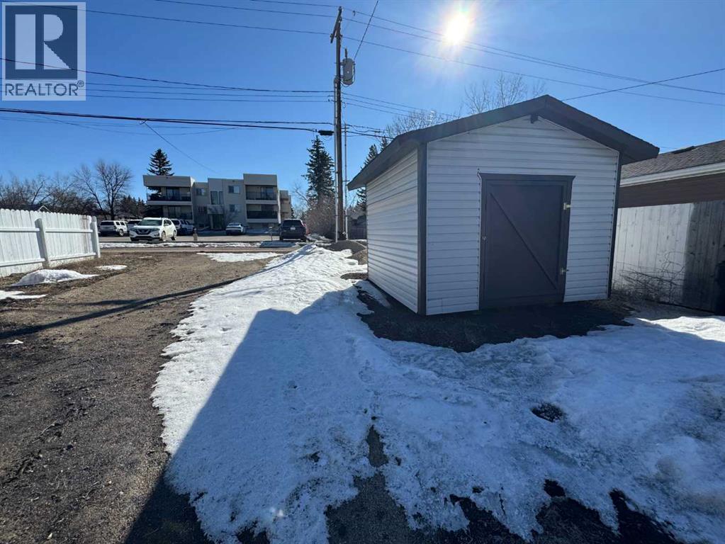 816 5th Avenue, Beaverlodge, Alberta  T0H 0C0 - Photo 16 - A2291419