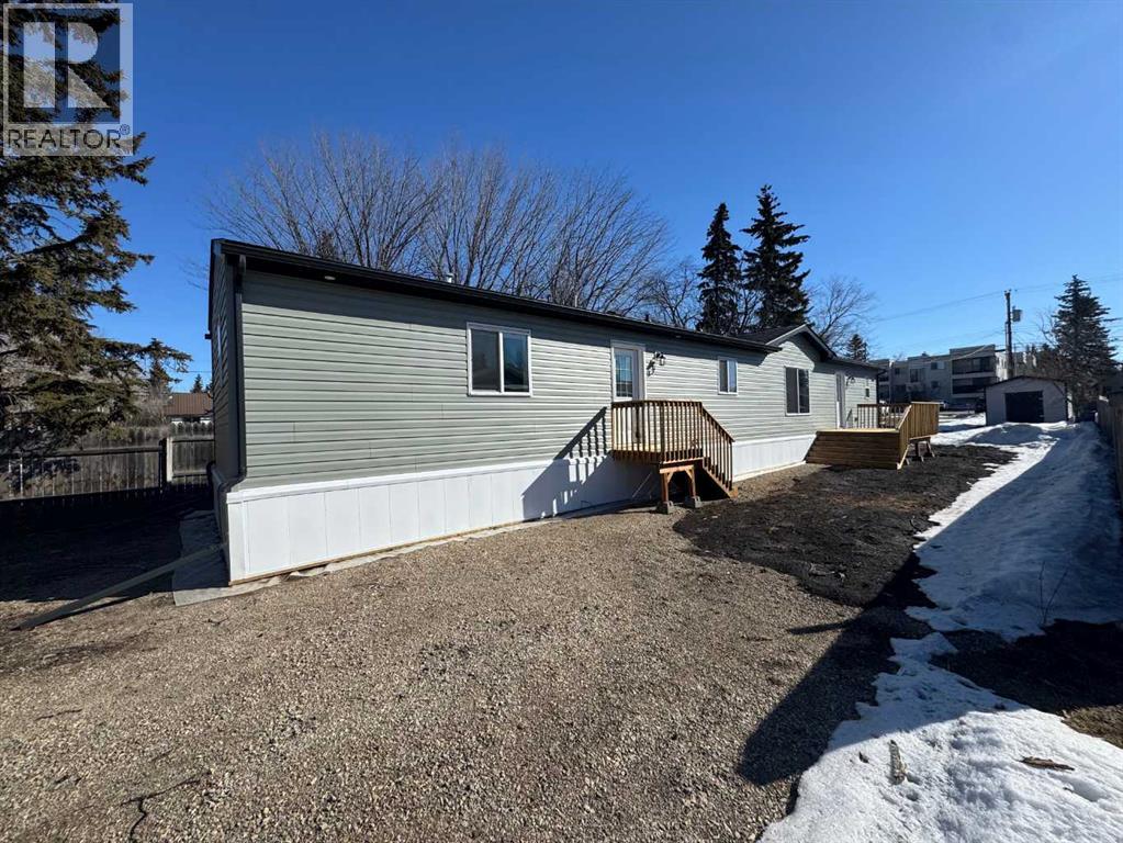 816 5th Avenue, Beaverlodge, Alberta  T0H 0C0 - Photo 14 - A2291419