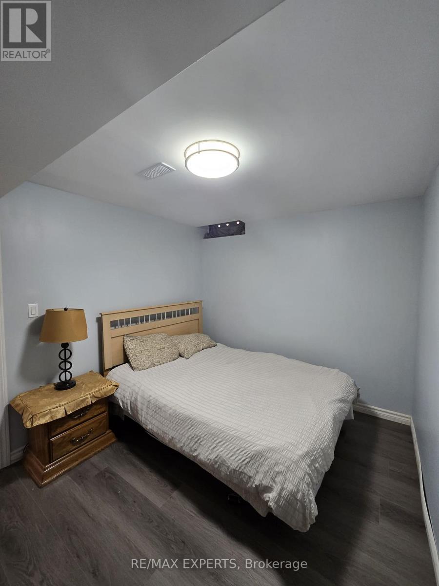 3925 Beechnut Row, Mississauga, Ontario  L5N 6X3 - Photo 11 - W13026398