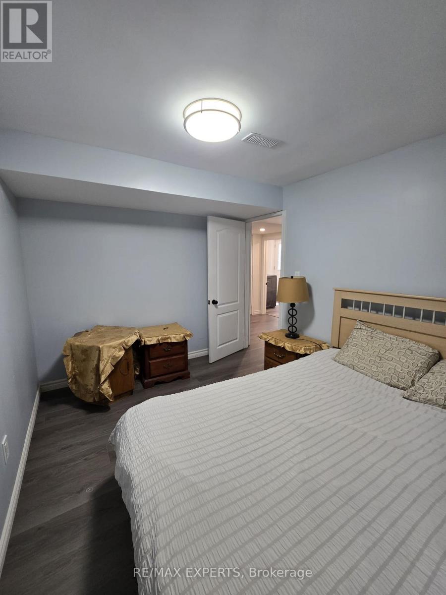 3925 Beechnut Row, Mississauga, Ontario  L5N 6X3 - Photo 12 - W13026398