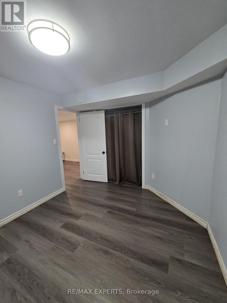 3925 Beechnut Row, Mississauga, Ontario  L5N 6X3 - Photo 8 - W13026398