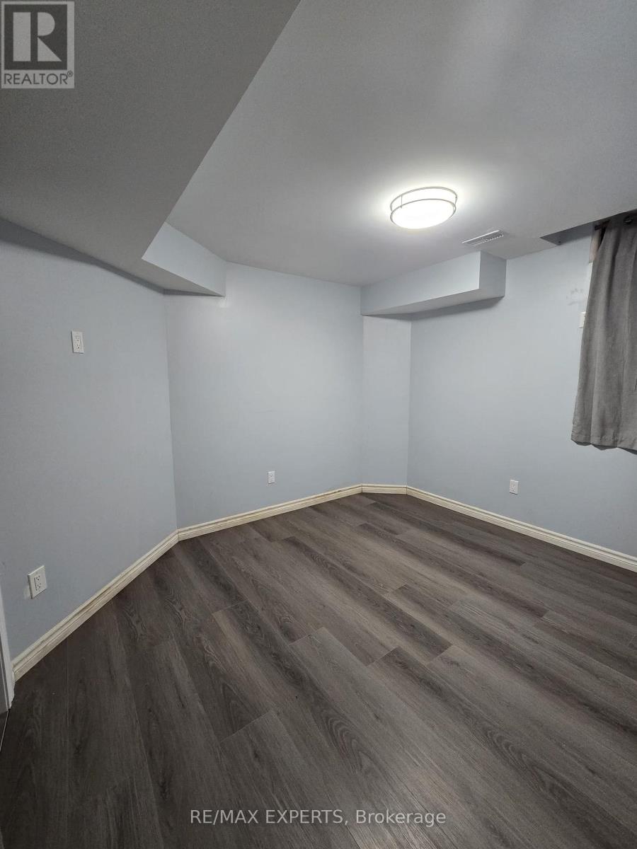 3925 Beechnut Row, Mississauga, Ontario  L5N 6X3 - Photo 9 - W13026398