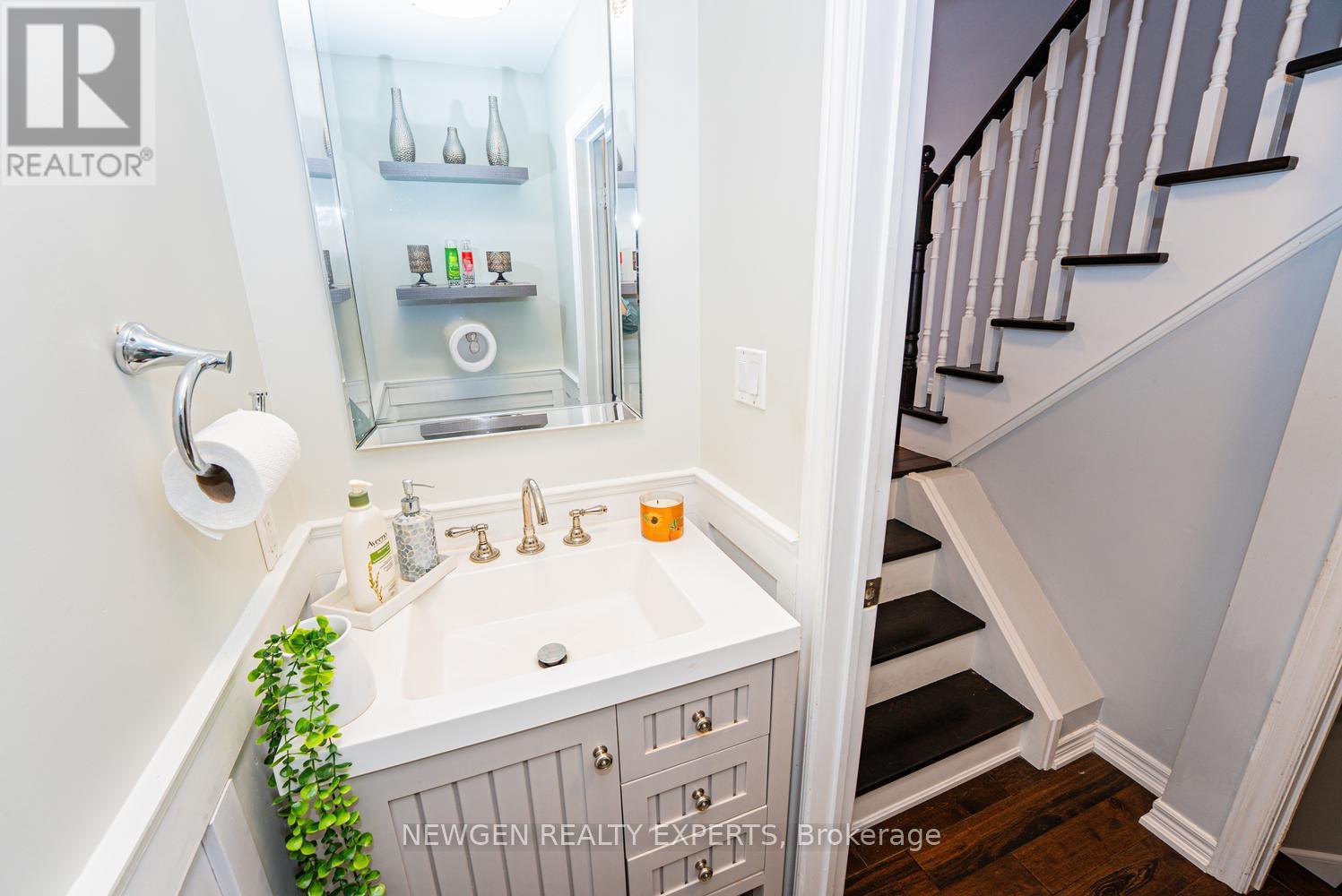 812 Knotty Pine Grove, Mississauga (Meadowvale Village), Ontario  L5W 1K5 - Photo 11 - W13026408